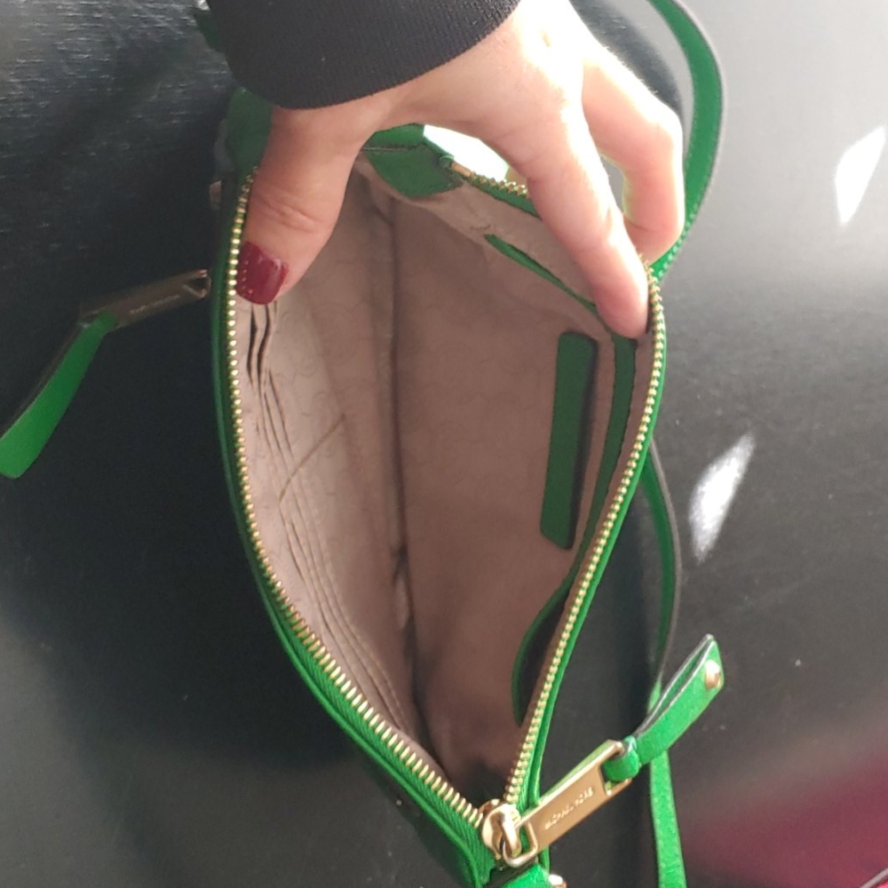 Purse - Picture 2 of 4
